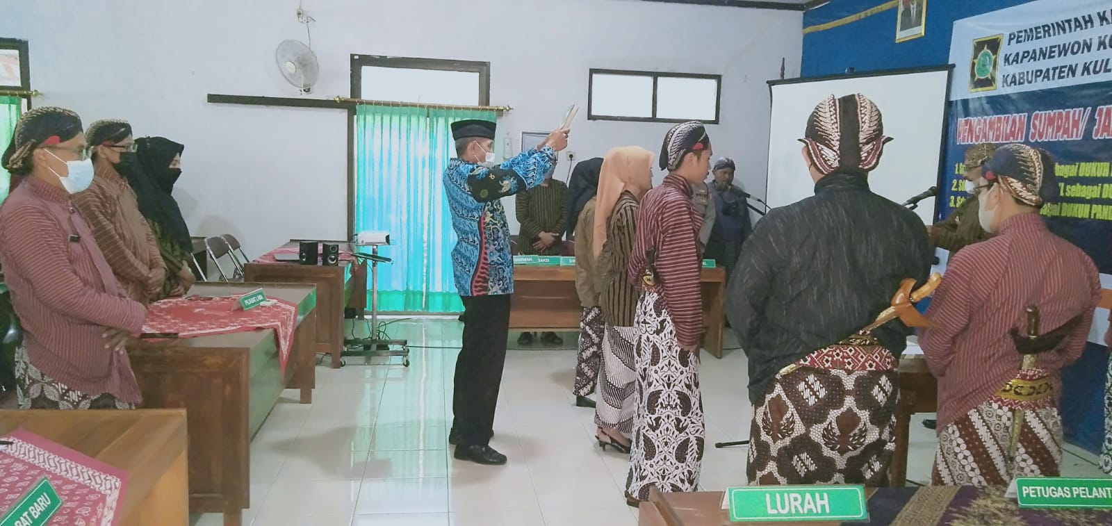 Pengambilan Sumpah/Janji dan Pelantikan Pamong Hargorejo Dengan Nuansa Budaya Jawa